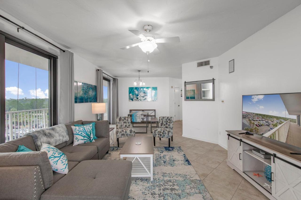 Pelican Pointe 506 By Collection