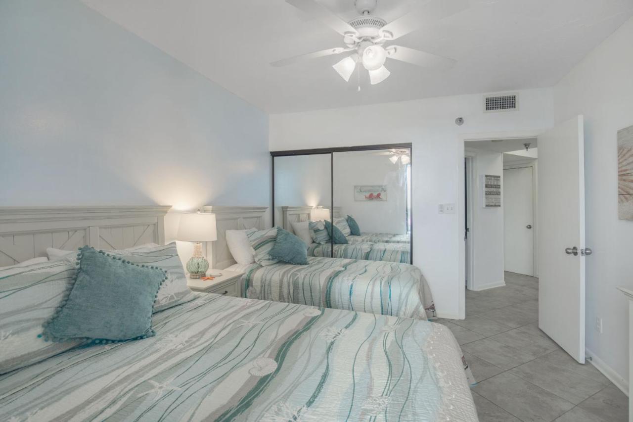 Pelican Pointe 506 By Collection