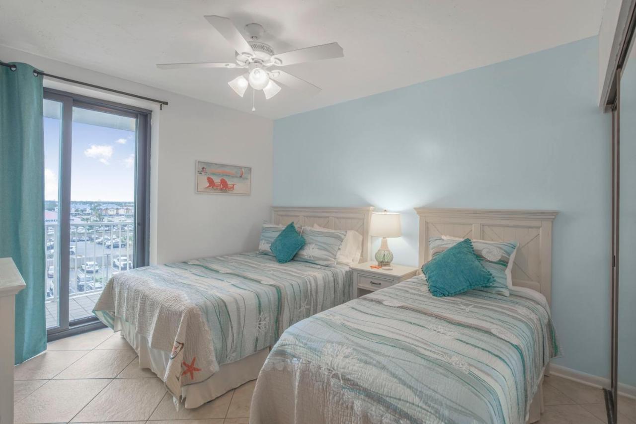 Pelican Pointe 506 By Collection *